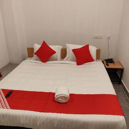 Seascape Residency White Town Hotel Puducherry Buitenkant foto