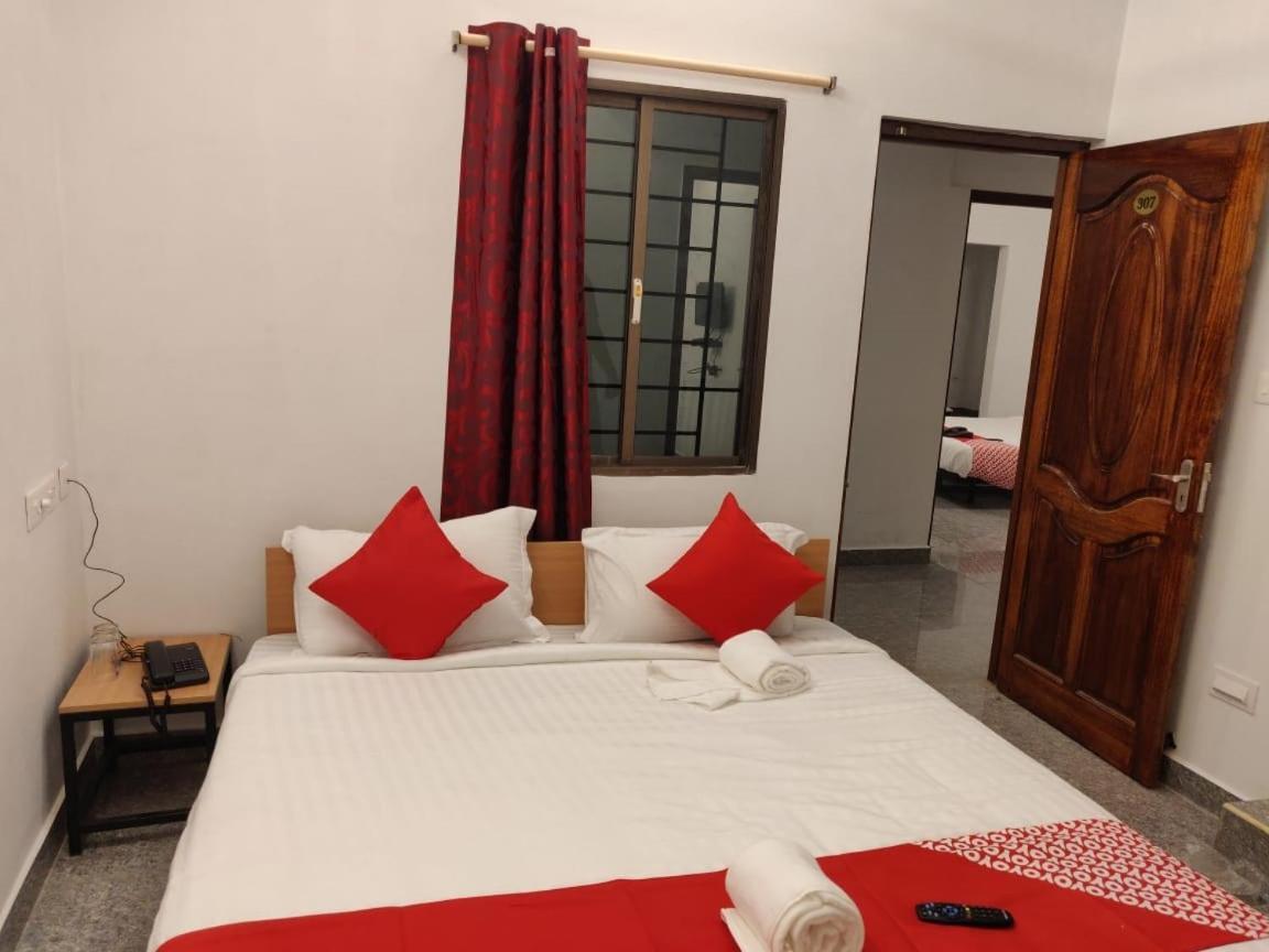 Seascape Residency White Town Hotel Puducherry Buitenkant foto